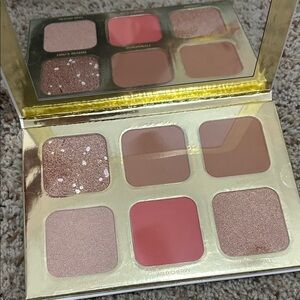 Lucky Glow blush and highlight Palette